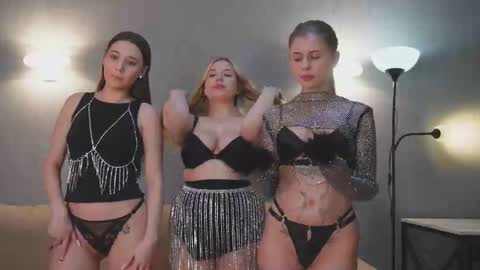 Snapshot of sexxxsirens chatting on March 3, 2025, 10:28 am Hannah Monica Annie Andrea Eva Lina online show from March 3, 2025, 10:28 am