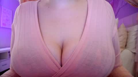 Snapshot of sexxxyprincess chatting on September 22, 2025, 3:08 am Princess online show from September 22, 2025, 3:08 am