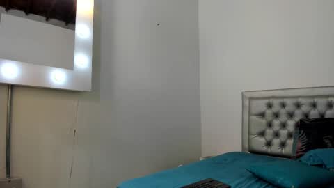 Snapshot of sexxylatincouple1 chatting on October 18, 2025, 10:16 am sexxylatincouple1 online show from October 18, 2025, 10:16 am