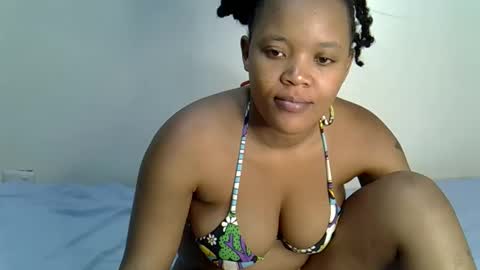 Snapshot of sexxythea_ chatting on October 11, 2025, 7:45 pm sexxythea_ online show from October 11, 2025, 7:45 pm