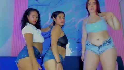 Zara and Leidy online show from November 16, 2025, 4:23 pm