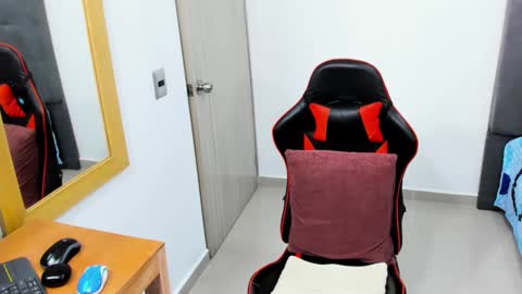 sexy blackman online show from February 27, 2025, 6:53 pm