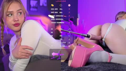 Snapshot of sexy_blonde_doll chatting on January 30, 2025, 5:39 pm Lina online show from January 30, 2025, 5:39 pm