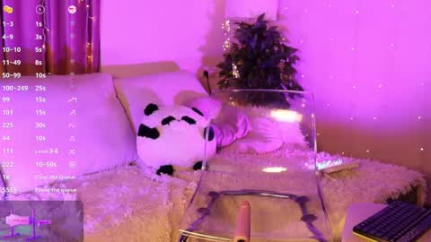 Snapshot of sexy_blonde_doll chatting on February 9, 2025, 11:25 pm Lina online show from February 9, 2025, 11:25 pm