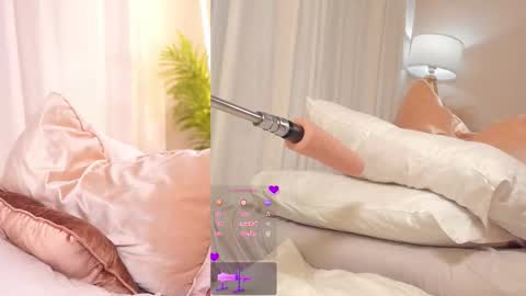 Snapshot of sexy_blonde_doll chatting on September 11, 2025, 12:22 am Lina online show from September 11, 2025, 12:22 am