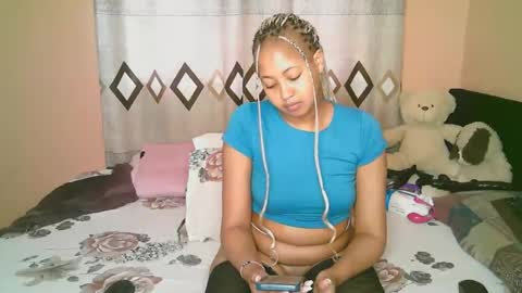 Snapshot of sexy_bluegirl chatting on November 14, 2025, 11:42 am sexy_bluegirl online show from November 14, 2025, 11:42 am