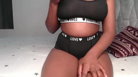 Snapshot of sexy_chocolata chatting on December 21, 2024, 8:18 am chocolata online show from December 21, 2024, 8:18 am