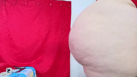 karla           instagram  online show from September 23, 2025, 3:26 pm