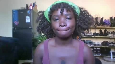 Trina online show from September 17, 2025, 5:42 am