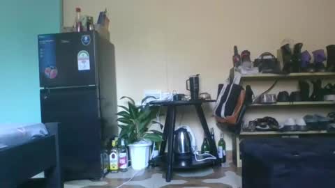 Trina online show from September 28, 2025, 9:25 am