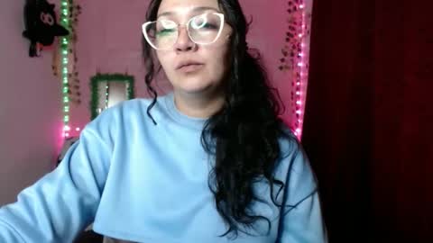 sexy lolas online show from February 26, 2025, 6:04 am