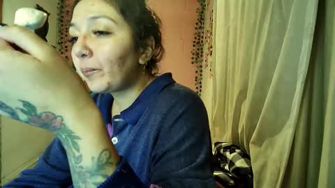 sexy lolas online show from November 17, 2025, 2:50 am