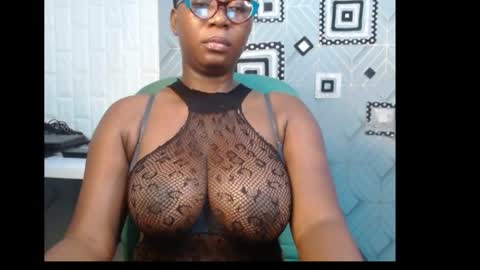 Snapshot of sexy_pearl12 chatting on January 6, 2025, 6:25 am zoe online show from January 6, 2025, 6:25 am