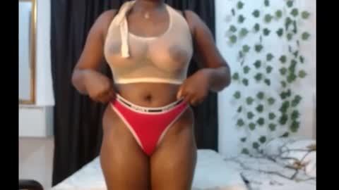 Snapshot of sexy_pearl12 chatting on September 12, 2025, 8:09 pm zoe online show from September 12, 2025, 8:09 pm