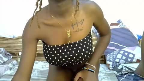 sexy_sasy online show from November 5, 2025, 12:16 pm