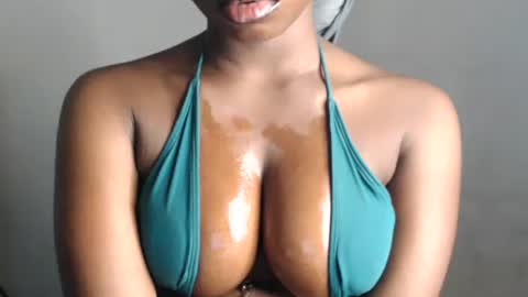 Snapshot of sexy_sinaha chatting on October 26, 2025, 2:06 am naomi online show from October 26, 2025, 2:06 am