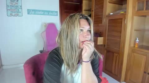 sexy_valeshca online show from December 14, 2025, 5:40 pm