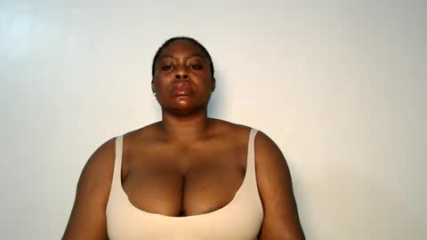 Snapshot of sexy_wetpussyy chatting on October 29, 2025, 10:44 pm Luna online show from October 29, 2025, 10:44 pm