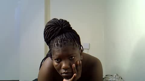 Snapshot of sexy_yello chatting on October 10, 2025, 3:16 am Bantu girl online show from October 10, 2025, 3:16 am