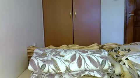 Snapshot of sexy_yello chatting on October 18, 2025, 10:27 am Bantu girl online show from October 18, 2025, 10:27 am
