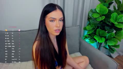 Snapshot of sexyangeloux chatting on October 30, 2025, 10:10 pm Lou online show from October 30, 2025, 10:10 pm