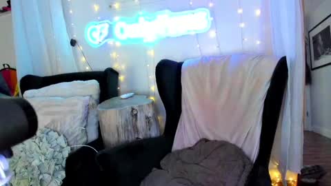 Ashley Teal online show from February 11, 2025, 6:08 am