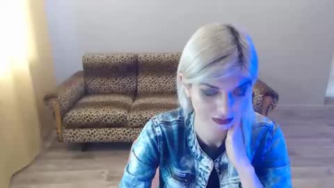 Snapshot of sexybeatriice chatting on January 19, 2025, 10:17 am sexybeatriice online show from January 19, 2025, 10:17 am