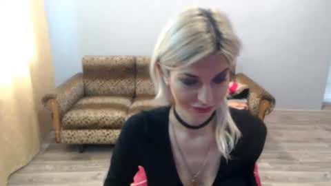 Snapshot of sexybeatriice chatting on November 23, 2025, 7:19 am sexybeatriice online show from November 23, 2025, 7:19 am