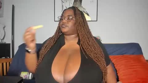 Snapshot of sexyblackhugetits chatting on February 12, 2025, 11:41 pm sexyblackhugetits online show from February 12, 2025, 11:41 pm