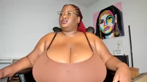 Snapshot of sexyblackhugetits chatting on October 27, 2025, 1:15 pm sexyblackhugetits online show from October 27, 2025, 1:15 pm