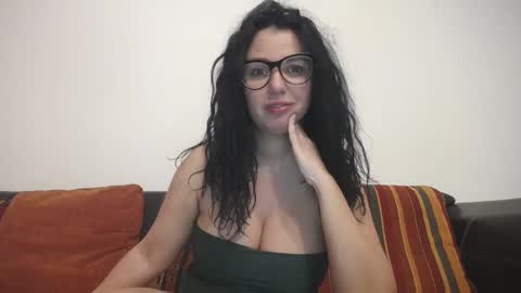Snapshot of sexyerikka chatting on December 7, 2024, 3:14 am Eva online show from December 7, 2024, 3:14 am