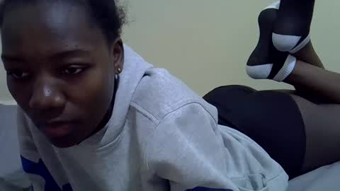 sexyghurl12 online show from October 4, 2025, 6:22 am