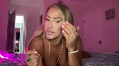 Snapshot of sexygoodvibebabe69 chatting on September 30, 2025, 9:36 am Ashley Love online show from September 30, 2025, 9:36 am