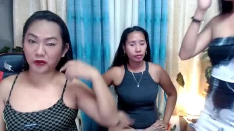 Snapshot of sexyhornymyles4uxxx chatting on December 1, 2024, 7:36 pm Sexymylessss online show from December 1, 2024, 7:36 pm