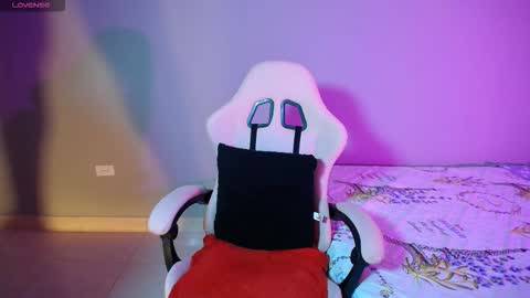 sexyloba  independent model online show from November 9, 2025, 12:42 am