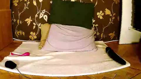 Snapshot of sexymayagold chatting on September 14, 2025, 1:43 pm Squirty Maya Gold online show from September 14, 2025, 1:43 pm