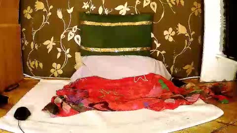 Snapshot of sexymayagold chatting on September 18, 2025, 7:27 pm Squirty Maya Gold online show from September 18, 2025, 7:27 pm