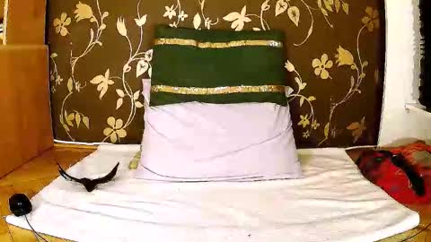 Snapshot of sexymayagold chatting on September 25, 2025, 7:01 am Squirty Maya Gold online show from September 25, 2025, 7:01 am