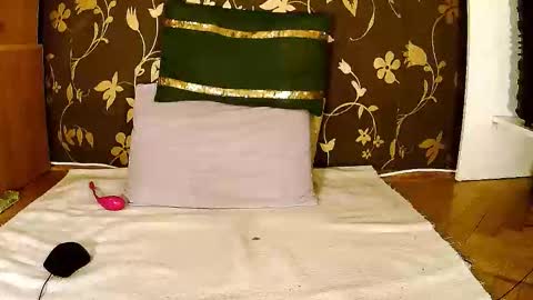 Snapshot of sexymayagold chatting on November 12, 2025, 7:03 pm Squirty Maya Gold online show from November 12, 2025, 7:03 pm