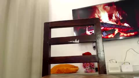 Snapshot of sexymia06 chatting on October 24, 2025, 10:50 pm Melina online show from October 24, 2025, 10:50 pm