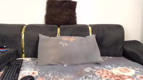 Snapshot of sexymia06 chatting on December 4, 2025, 11:13 pm Melina online show from December 4, 2025, 11:13 pm