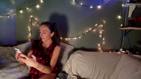 Royal Duo online show from February 2, 2025, 12:30 am