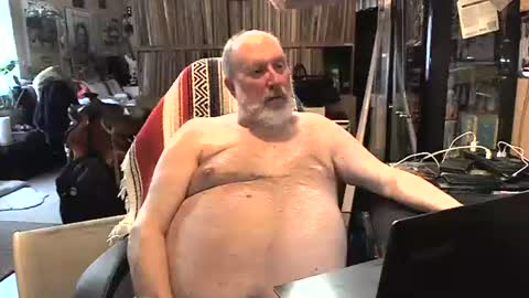Snapshot of sexyolbear chatting on January 7, 2025, 3:02 pm Grizz Lee Bear online show from January 7, 2025, 3:02 pm