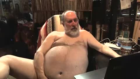 Snapshot of sexyolbear chatting on January 17, 2025, 4:26 pm Grizz Lee Bear online show from January 17, 2025, 4:26 pm