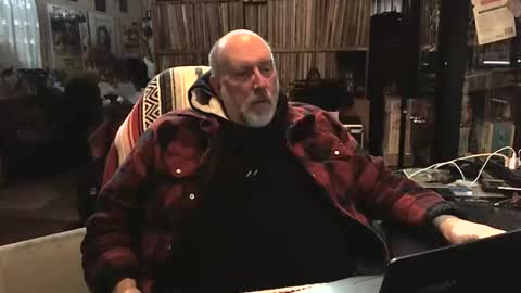 Snapshot of sexyolbear chatting on February 8, 2025, 5:18 pm Grizz Lee Bear online show from February 8, 2025, 5:18 pm