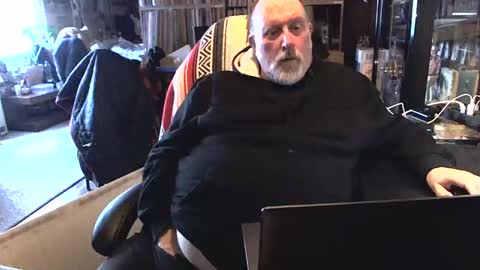 Snapshot of sexyolbear chatting on February 11, 2025, 10:26 am Grizz Lee Bear online show from February 11, 2025, 10:26 am
