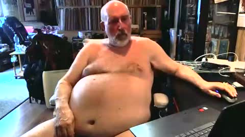 Snapshot of sexyolbear chatting on October 23, 2025, 11:31 am Grizz Lee Bear online show from October 23, 2025, 11:31 am