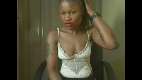 Snapshot of sexyqueenivy chatting on November 29, 2025, 4:04 am queenivy online show from November 29, 2025, 4:04 am