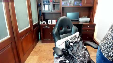 R A C H E L online show from November 18, 2025, 12:20 pm