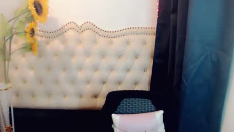 sexyshinixx online show from September 10, 2025, 1:55 pm